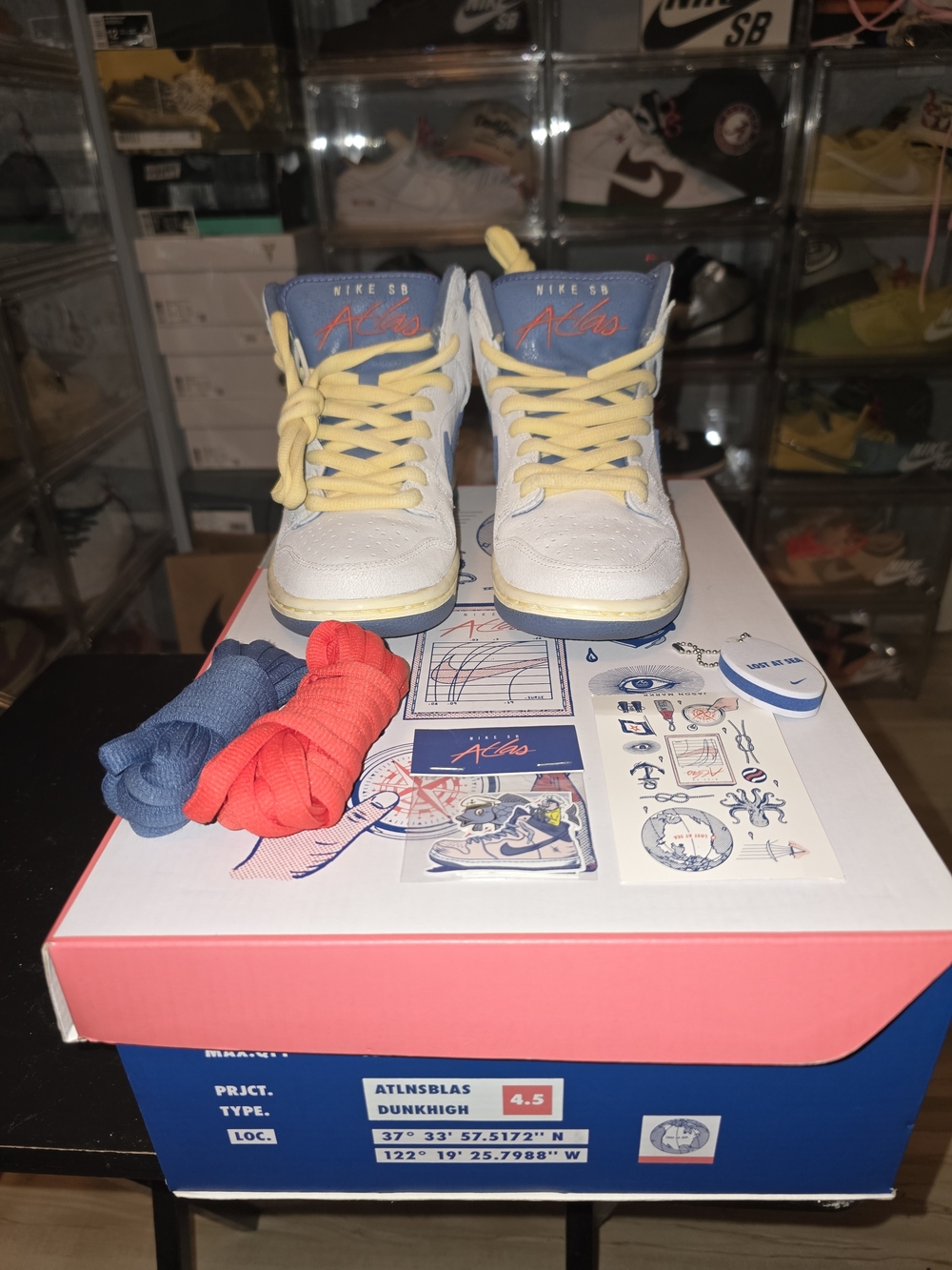 Nike SB Dunk High Atlas Lost At Sea ( with the special box )